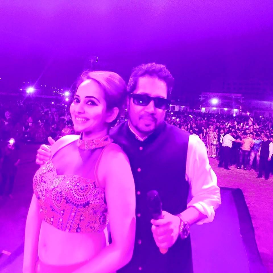 famous female singer ahmedabad