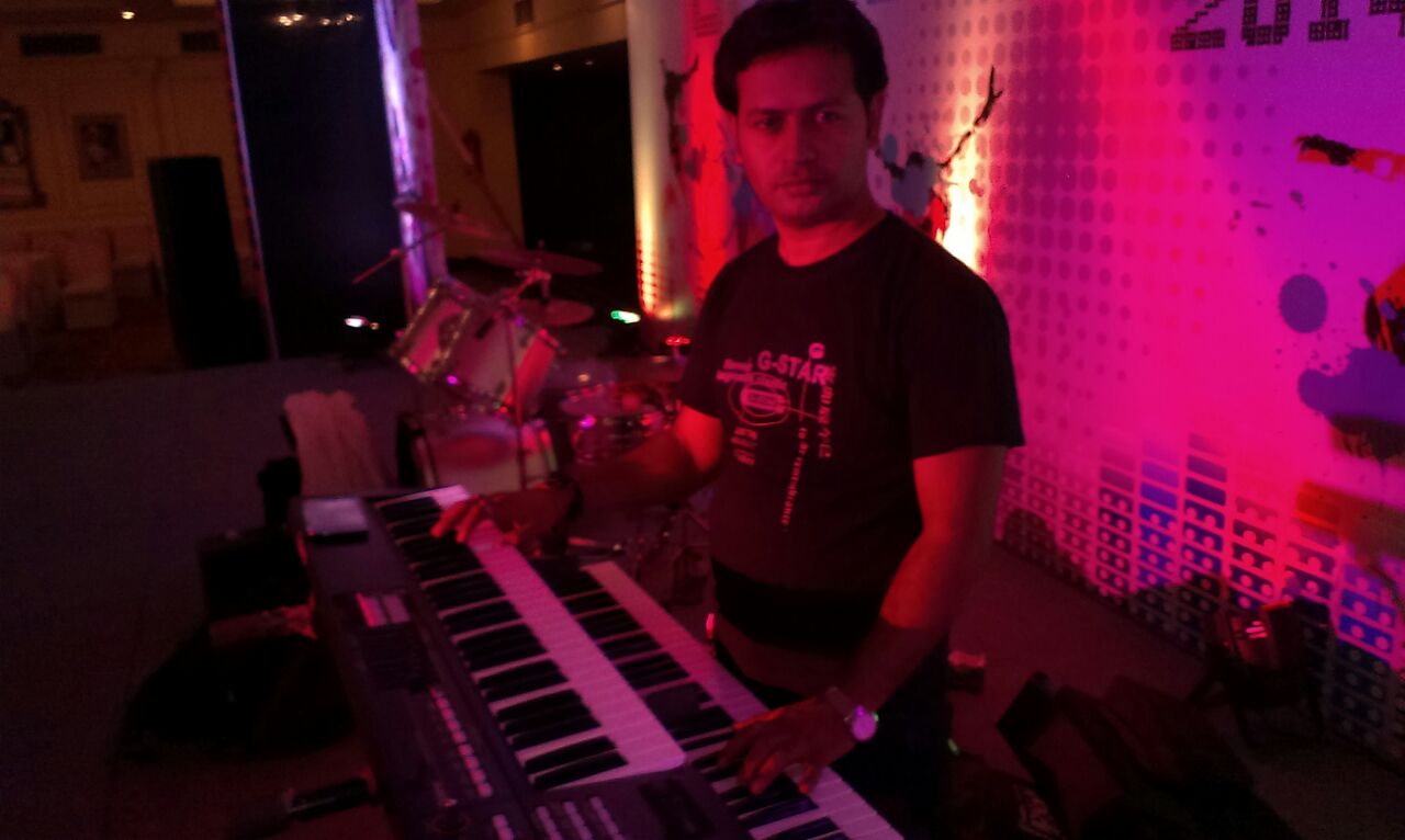male keyboard player ahmedabad