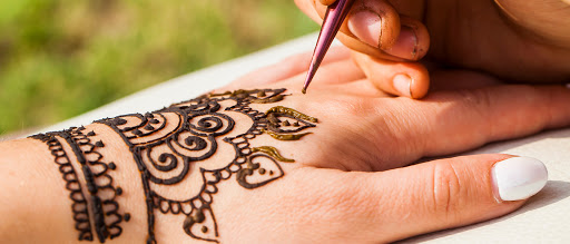 famous mehndi artist ahmedabad